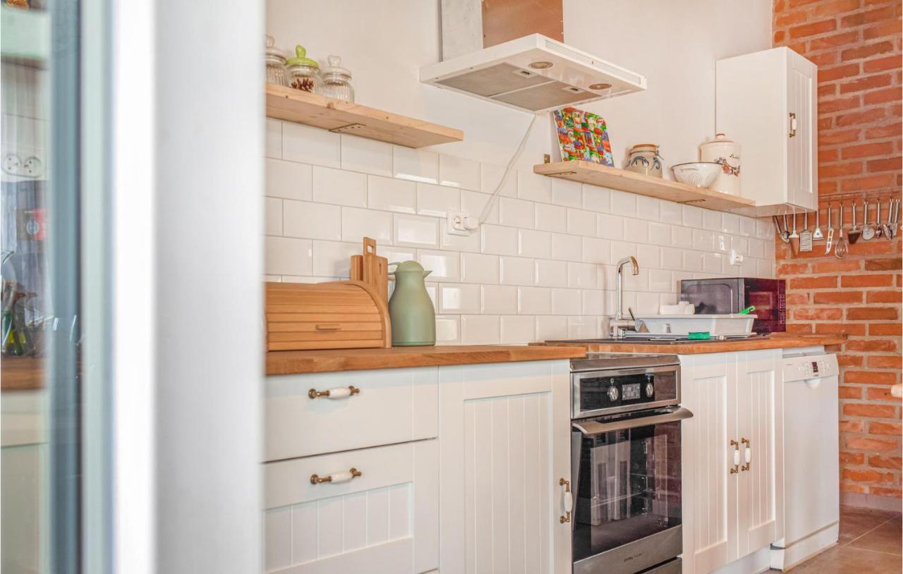 Nice Home In Nowe Warpno With Kitchen Экстерьер фото